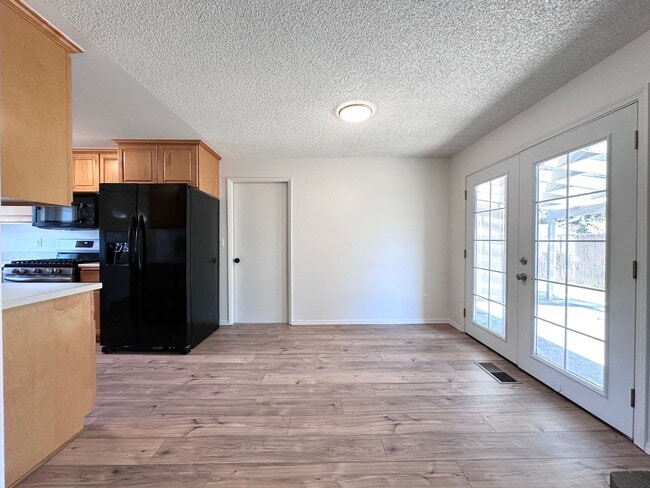 Building Photo - Newly Renovated Single-Family Home in Gresham! 3 Bed/1 Bath w/ Double Car Garage!