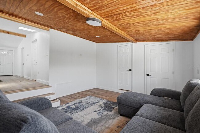 Building Photo - 7037 McCray Dr