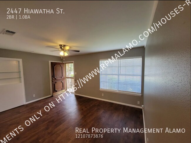 Building Photo - 2447 Hiawatha St
