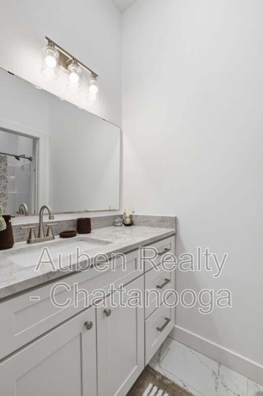 Building Photo - 3556 Cottonwood Ln