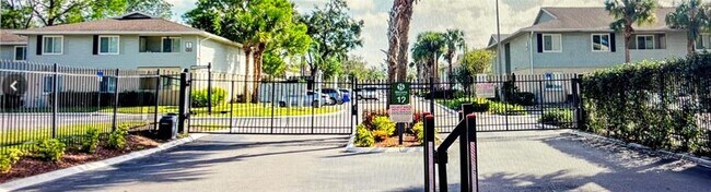 Building Photo - 223 Red Cedar Pl