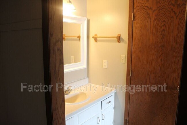 Building Photo - 101 Heather Ln