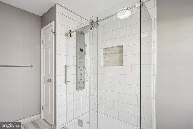 Building Photo - 28 Victoria Cir