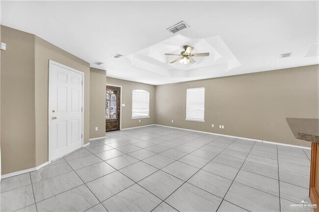 Building Photo - 11 River Bend Dr