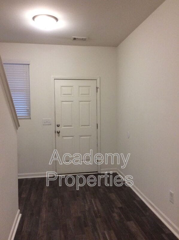 Building Photo - 2013 Millstream Hollow