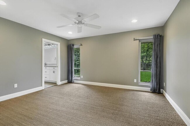 Building Photo - 306 Briarwood Trail