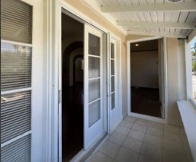 Building Photo - 1171 Huntington Dr