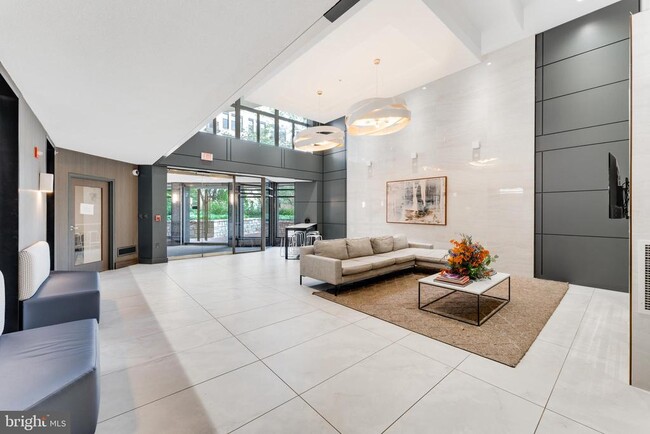 Building Photo - 7111 Woodmont Ave