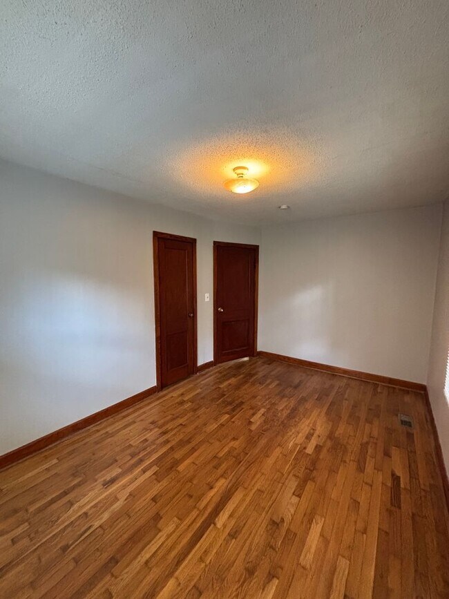 Building Photo - Newly Renovated and Accepting Section 8!!!