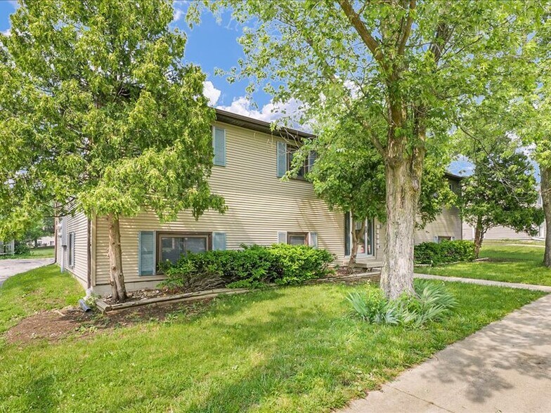 Building Photo - 112 W Raab Rd