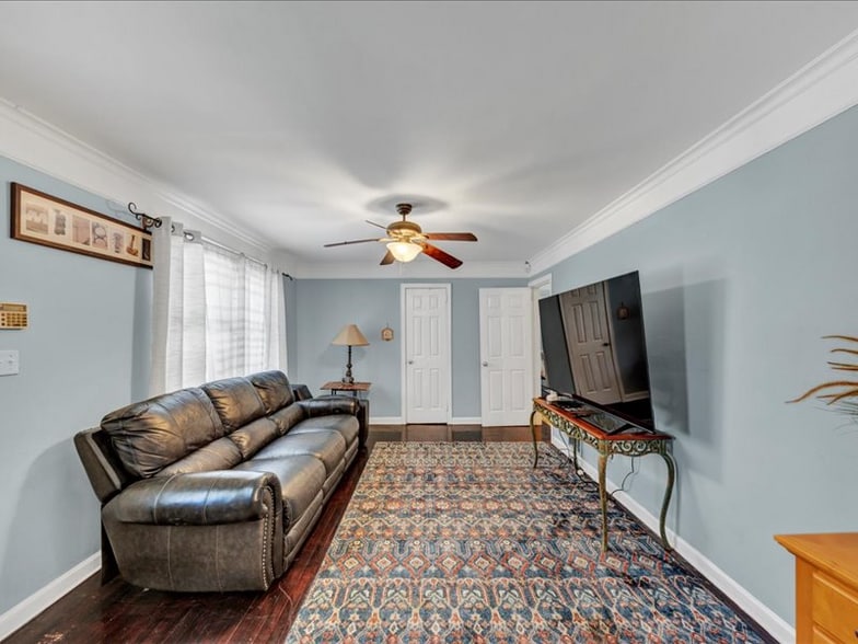 Building Photo - 1410 N Druid Hills Rd