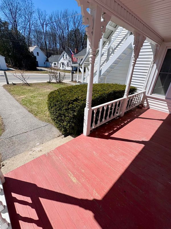 Building Photo - 834 Main St