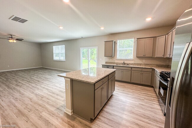 Building Photo - 4044 Brians Ln