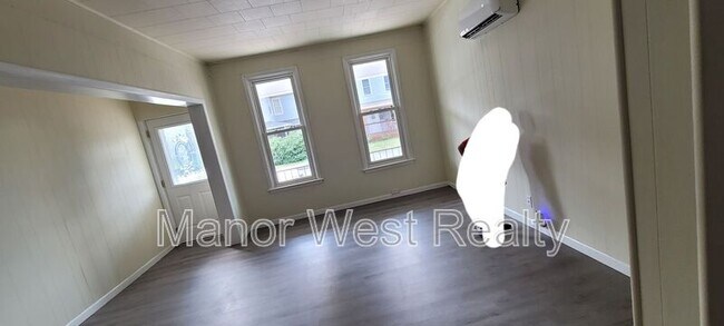 Building Photo - 37 E Pottsville St
