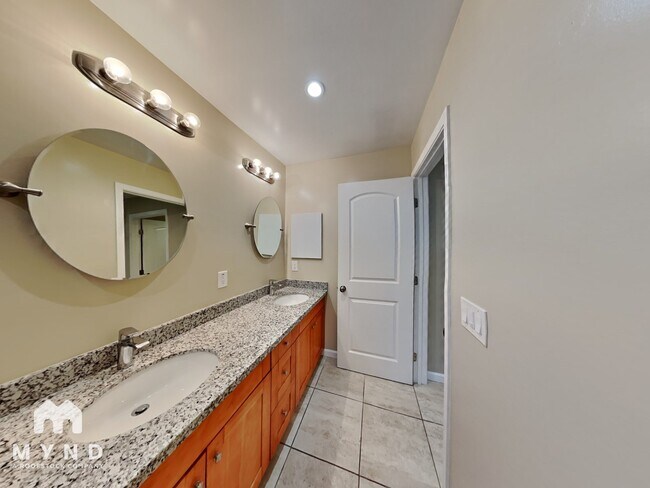 Building Photo - 116 Martin St