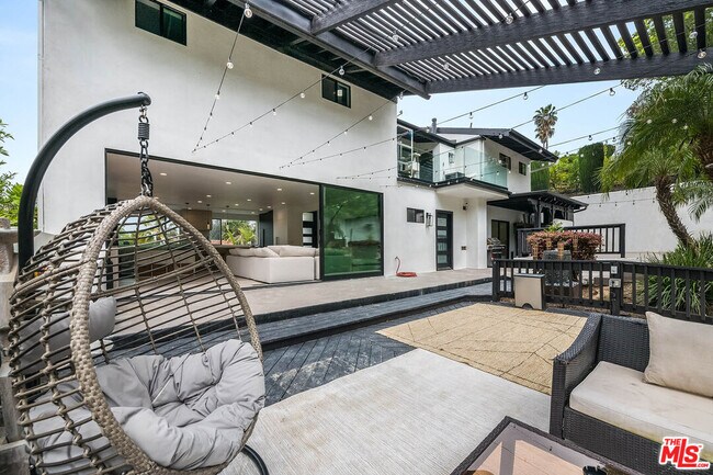 Building Photo - 4961 Marmol Dr