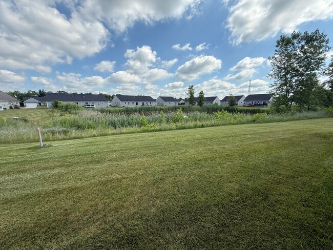 Building Photo - 10284 Swan Lake Cir