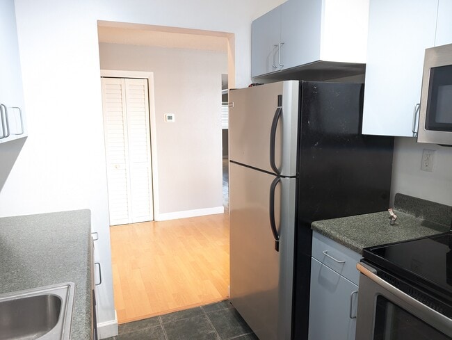 Kitchen - 3061 NE 49th St