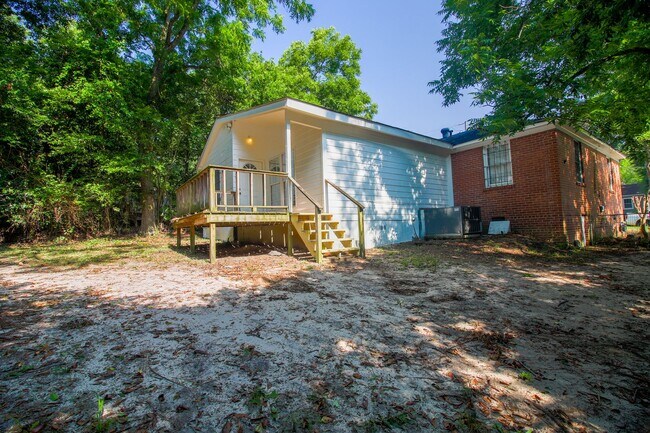 Building Photo - 3646 Walton St