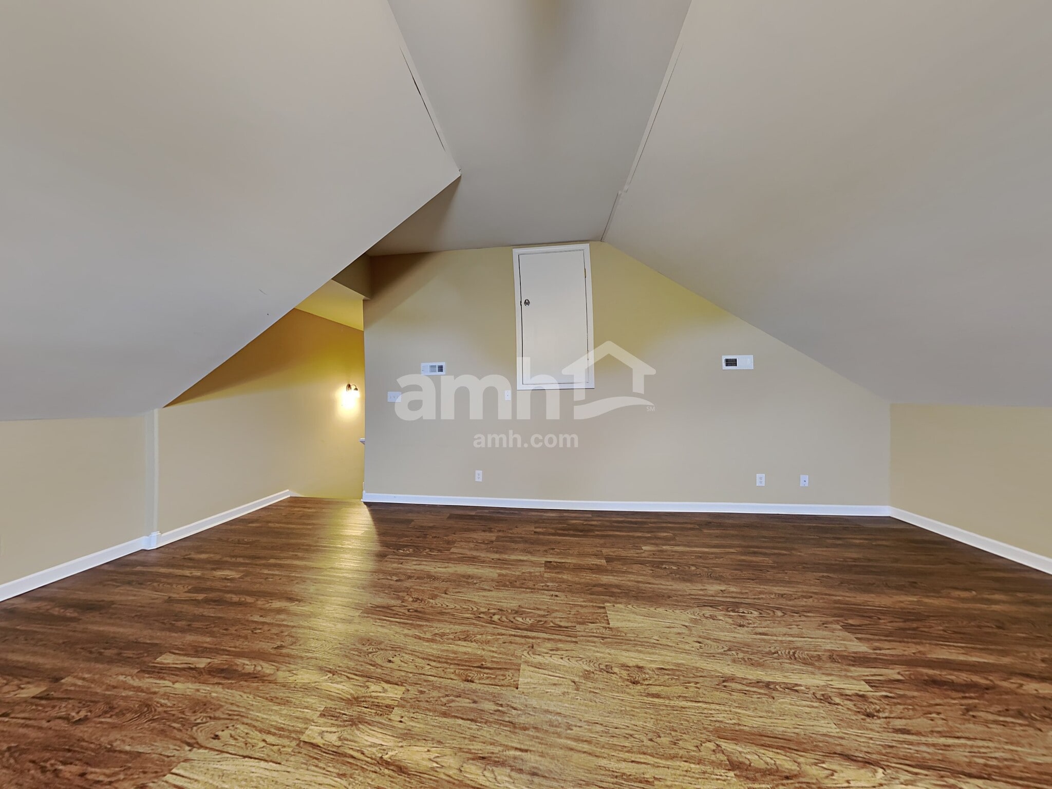 Building Photo - 1223 Chapmans Retreat Dr