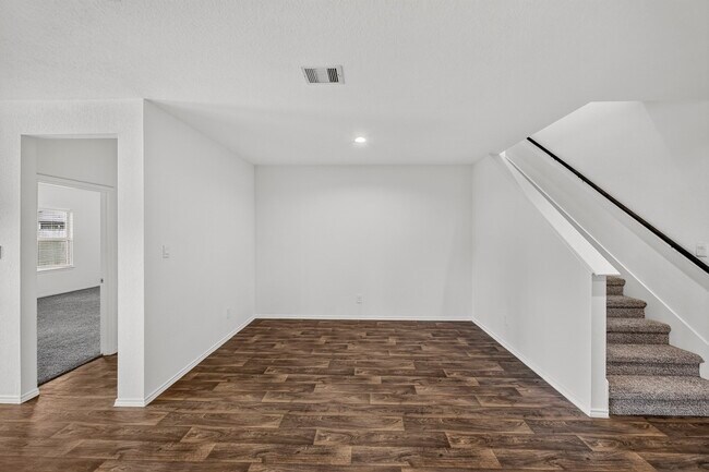 Building Photo - 5118 Dove Hl Ln