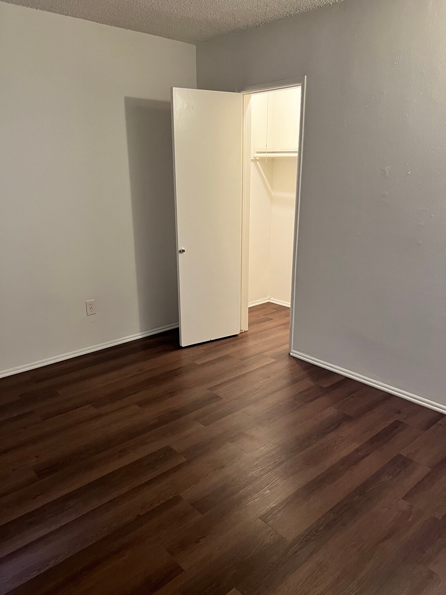 bedroom - 920 S Fann St