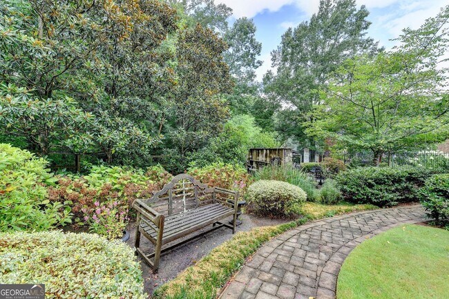 Building Photo - 2611 Briers N Dr