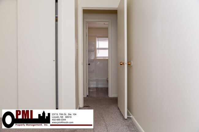 Building Photo - 2 Bedroom, 1 Bathroom House for Rent; Avai...