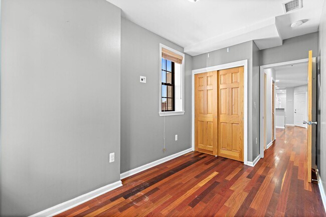 Building Photo - 508 Grand St