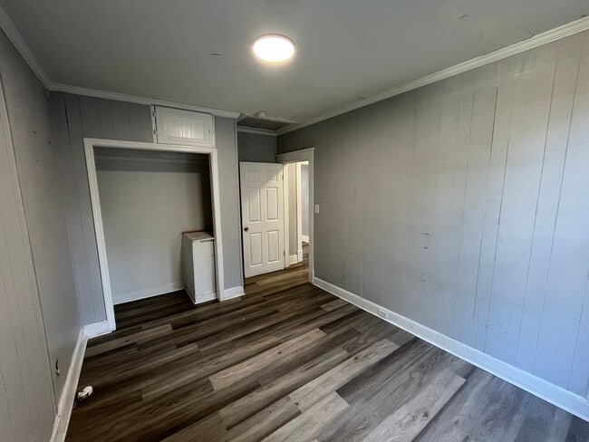 Building Photo - 109 5th Ave NW