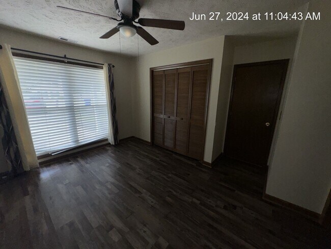Building Photo - 501 Hollyberry Ln