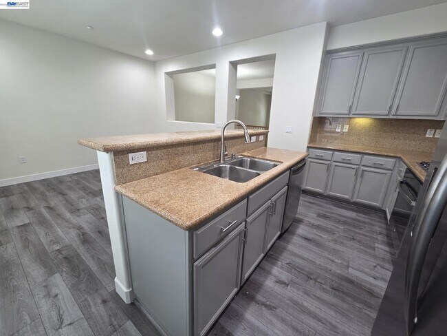 Building Photo - 3727 Whitworth Dr
