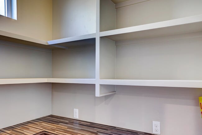 Building Photo - 3045 S Shadywood Way