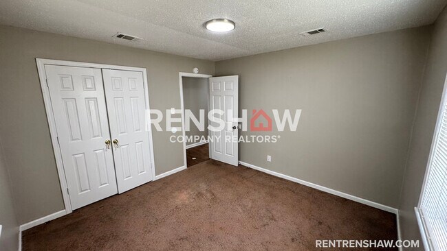 Building Photo - 158 Navy Dr