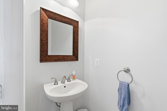 Building Photo - 20060 Northville Hills Terrace