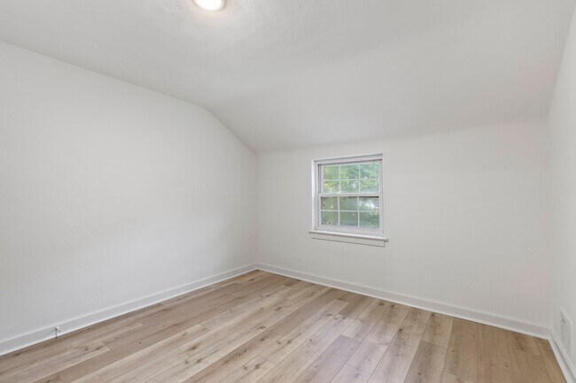 Building Photo - 314 Pennoak Dr