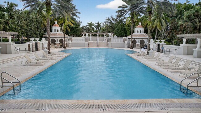 Building Photo - 10337 Trianon Pl