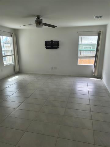 Building Photo - 2636 Kingsman Dr