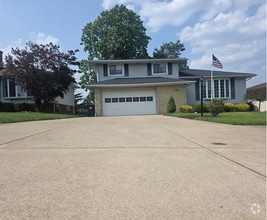 Building Photo - 2908 Bowmen Ln