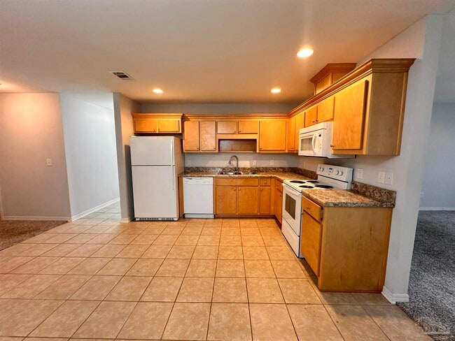 Building Photo - 4780 Oakland Dr