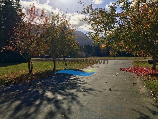 Building Photo - Riverfront Home on .62 acre Lot with Dock ...