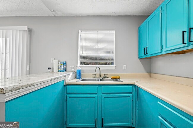 Building Photo - 5626 Pine Gate Dr