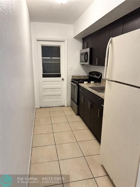 Primary Photo - 148 NW 14th Way
