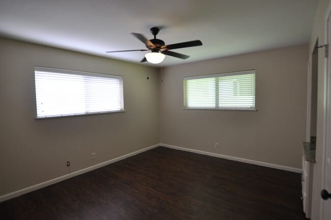 Building Photo - Coming Soon! 3 bedroom in the heart of Sou...
