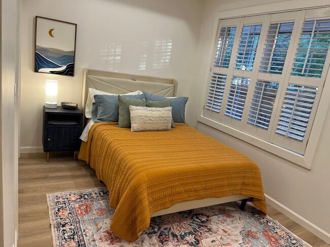 Building Photo - Furnished Rental in the Heart of Savannah~...