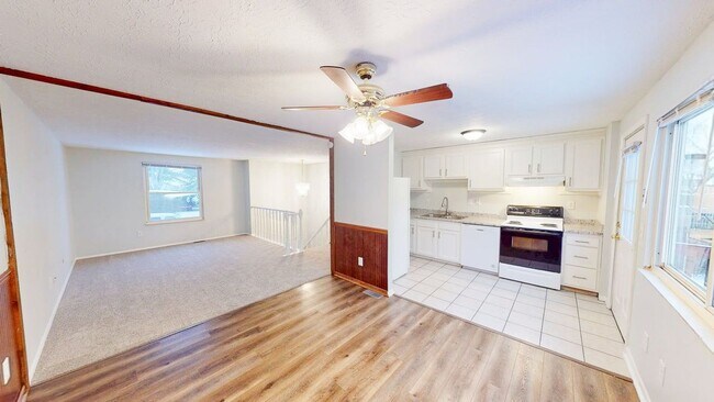 Building Photo - 2862 Chatsworth Way