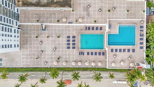 Building Photo - 2301 S Ocean Dr