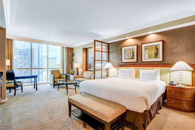 Building Photo - 135 E Harmon Ave