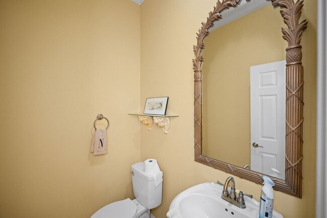 Building Photo - 632 Magnolia Cir