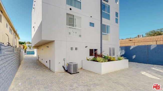 Building Photo - 307 Rosemont Ave